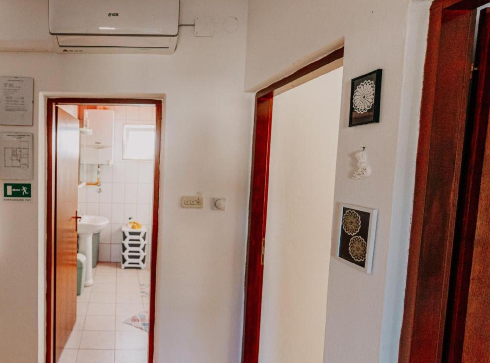 Apartmani Tea I Toni Gradiste 외부 사진